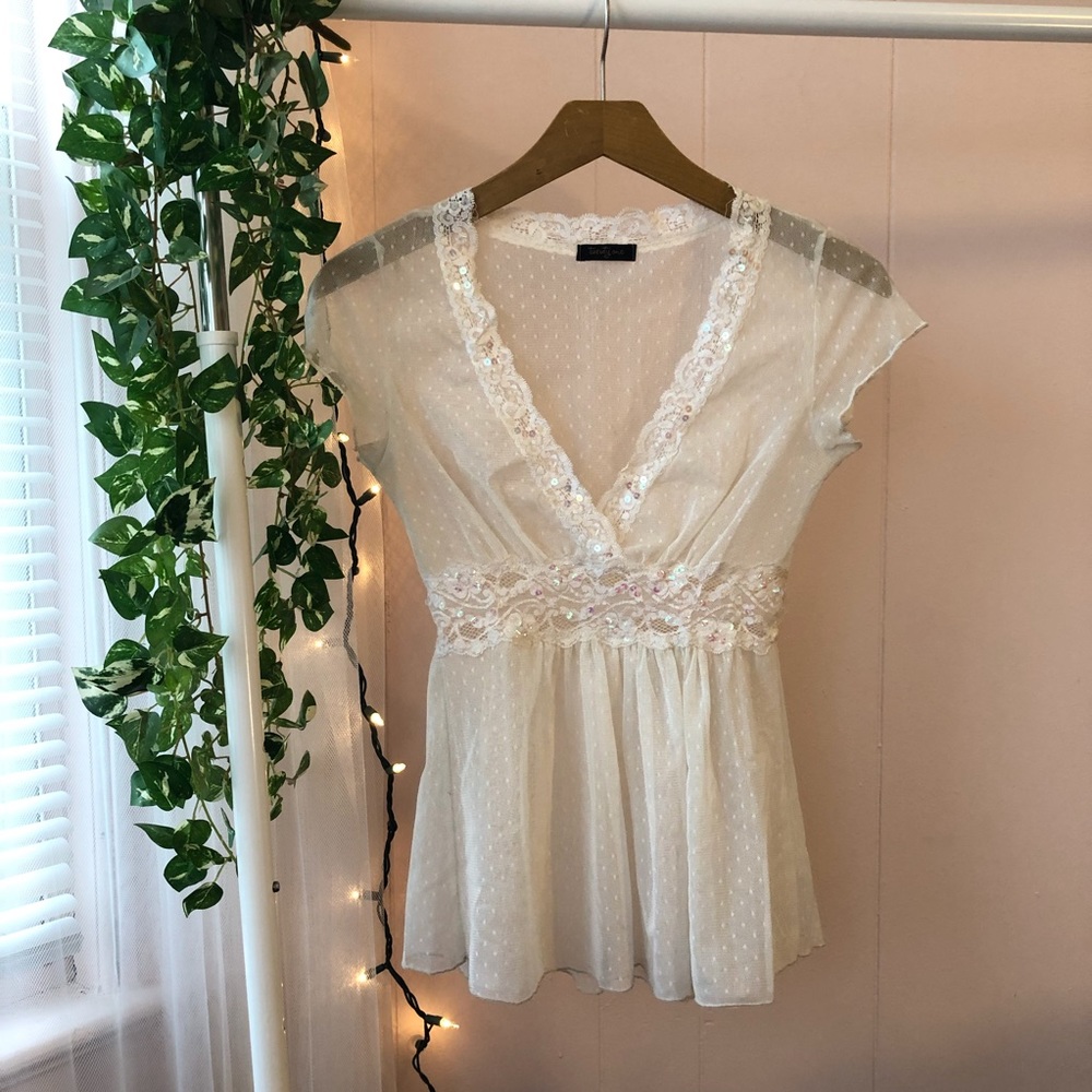 🌻3 for $15 sale🌻 Mesh and Lace Blouse